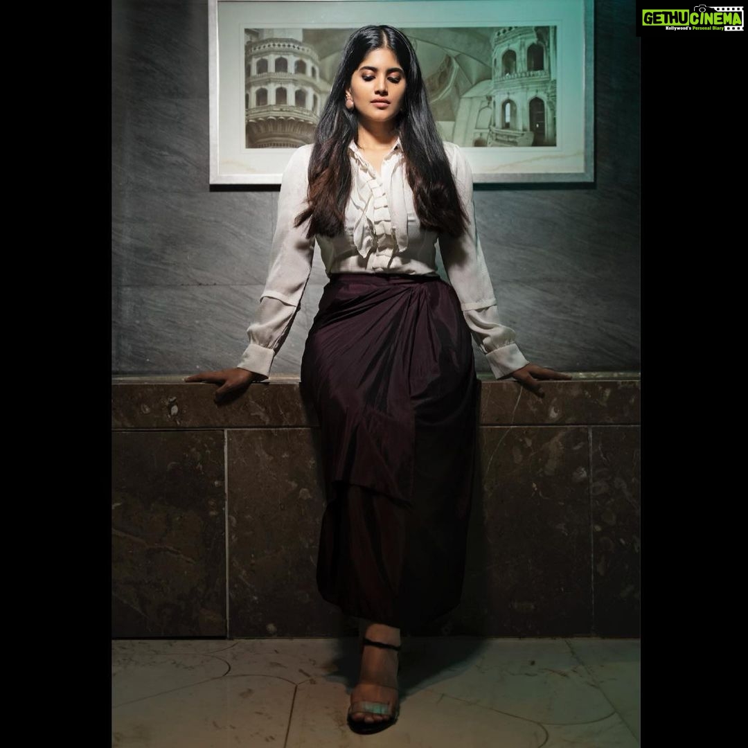 Megha Akash Instagram - my 11:11 💫 . . Styled by @officialanahita Outfit: @almarabypoojakankariya Earrings: @accessoriesbyanandita Pic: @nikkhil_bareli Makeup: @venkateshparam Hair: @k.ramakotireddy