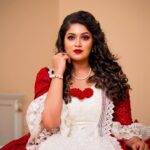 Meghana Raj Instagram – 🌹Photography : @rainbow_photography_official @huvesh 
Makeup : @glamup_by_gunashree 
Hair stylish : @raghu_nagaraj_n
Designer : @vasthragruhabyvidyaraju Natures Luxuri