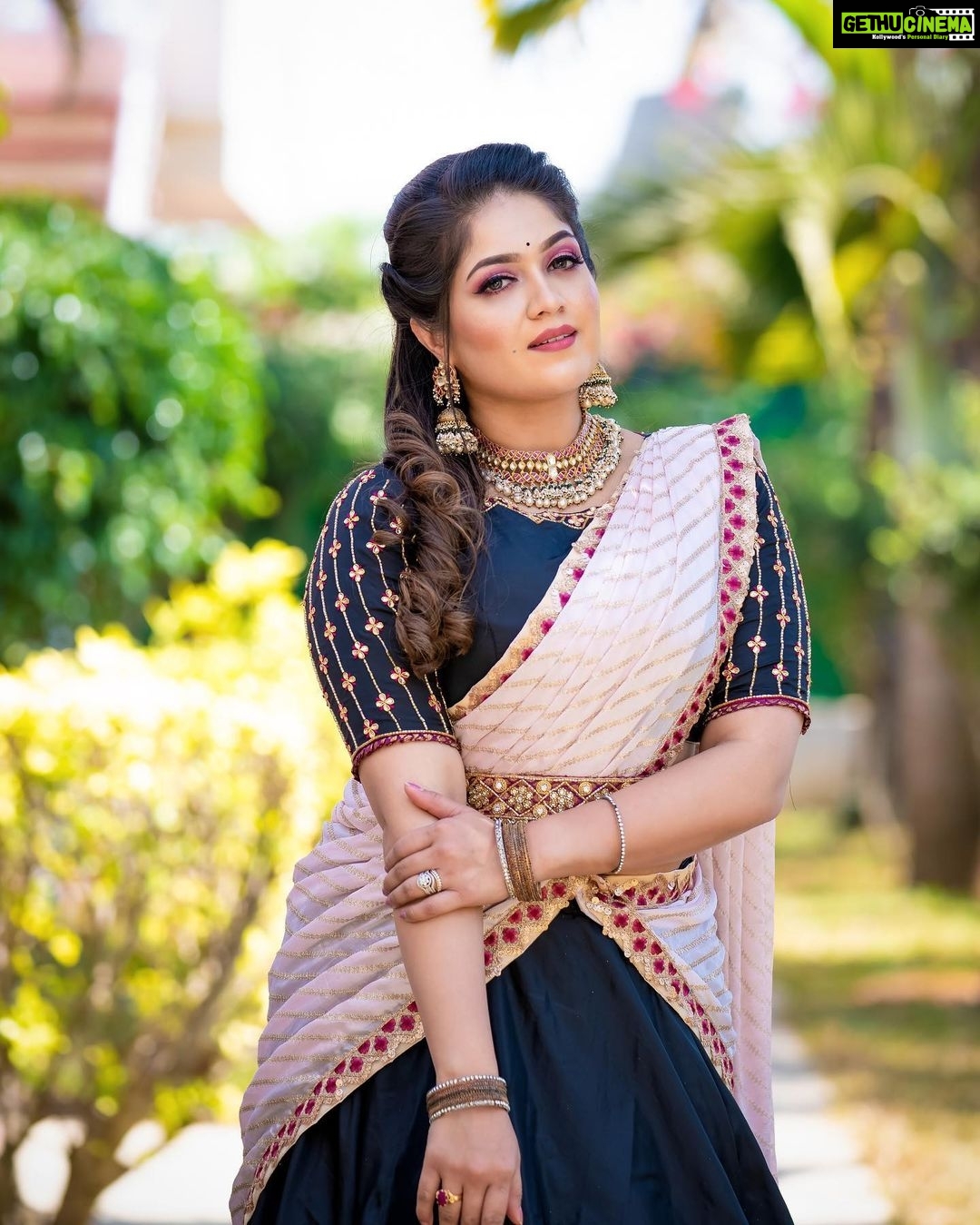 Meghana Raj Instagram - They are here!! Photography @rainbow_photography_official @huvesh Makeup @glamup_by_gunashree Hair @raghu_nagaraj_n Designer @vastragruhabyvidhyaraju Jewelry @velvetboxby Natures Luxuri