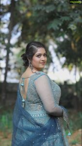 Meghana Raj Instagram - Yellarigu Sankranti Habbada Shubhashayagalu 🙏🏻
It was definitely wonderful to be back on #DancingChampion … watch the Sankranti Celebration Episode today and tmrw on @colorskannadaofficial at 9 pm! 
.
.
.
Styling : @stilerush_by_varshinijanakiram 
Outfit : @samyakkclothing
Makeup : @makeover_by_viswa 
Hair : @makeover_by_raghu_nagaraj_n 
Photography : @santhuphotography9