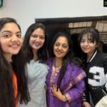 Meghana Raj Instagram – It was lovely meeting you today! Good vibes only! 
Ps – ur mum’s a rockstar! @ahaana_krishna @hansubeeeey @sindhu_krishna__