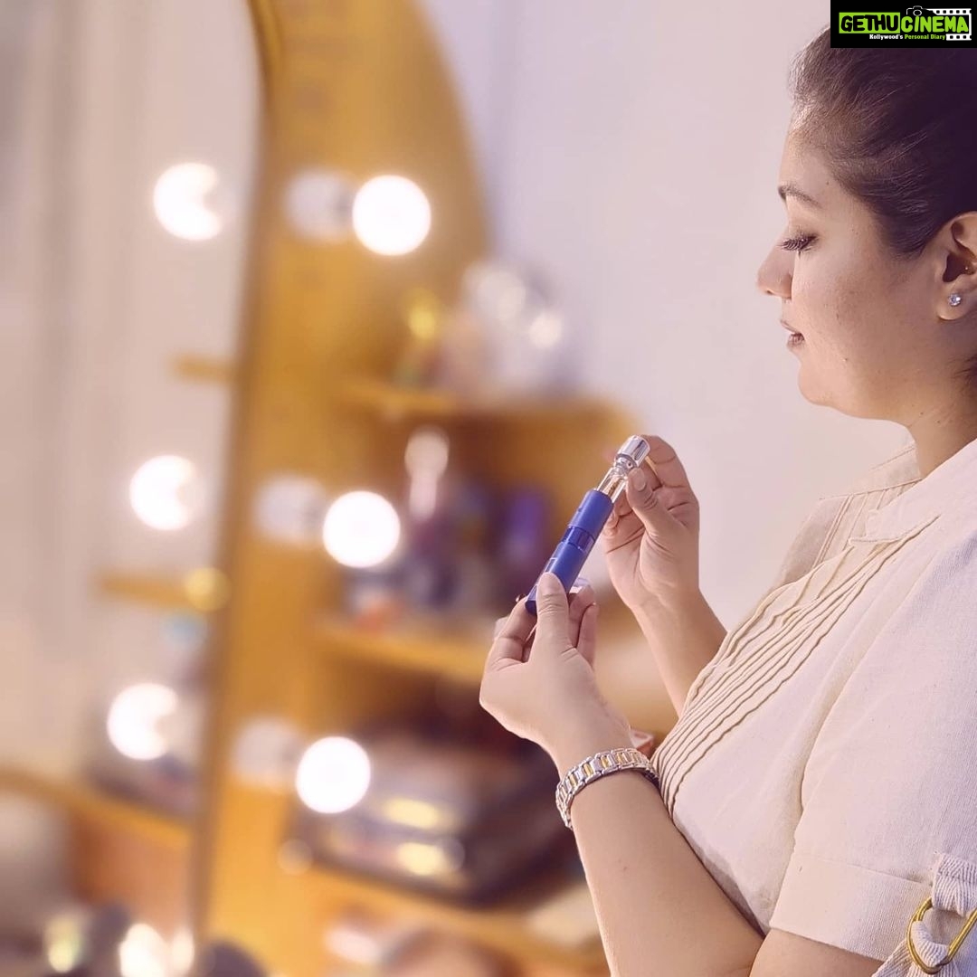 Meghana Raj Instagram - Loved these from @scent_vogue ... Pocket size perfume atomiser with refills of your favourite perfumes! It's travel friendly and budget friendly π buy just the refills containing the perfume of your choice! β€οΈ Thank you @scent_vogue ... Also a perfect Christmas gift! @scent_vogue