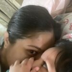 Meghana Raj Instagram – Everyday seems like sunday and every night seems like Saturday night! Little joys of motherhood! We keep sharing some secrets as well! #JrC #chiranjeevisarja forgot to mention… wasn’t insta ready wen i clicked this pic! Pls ignore the unruly hair and sleepless look! 😝