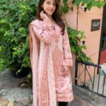 Mehreen Pizada Instagram - Fresh as a daisy 🥰