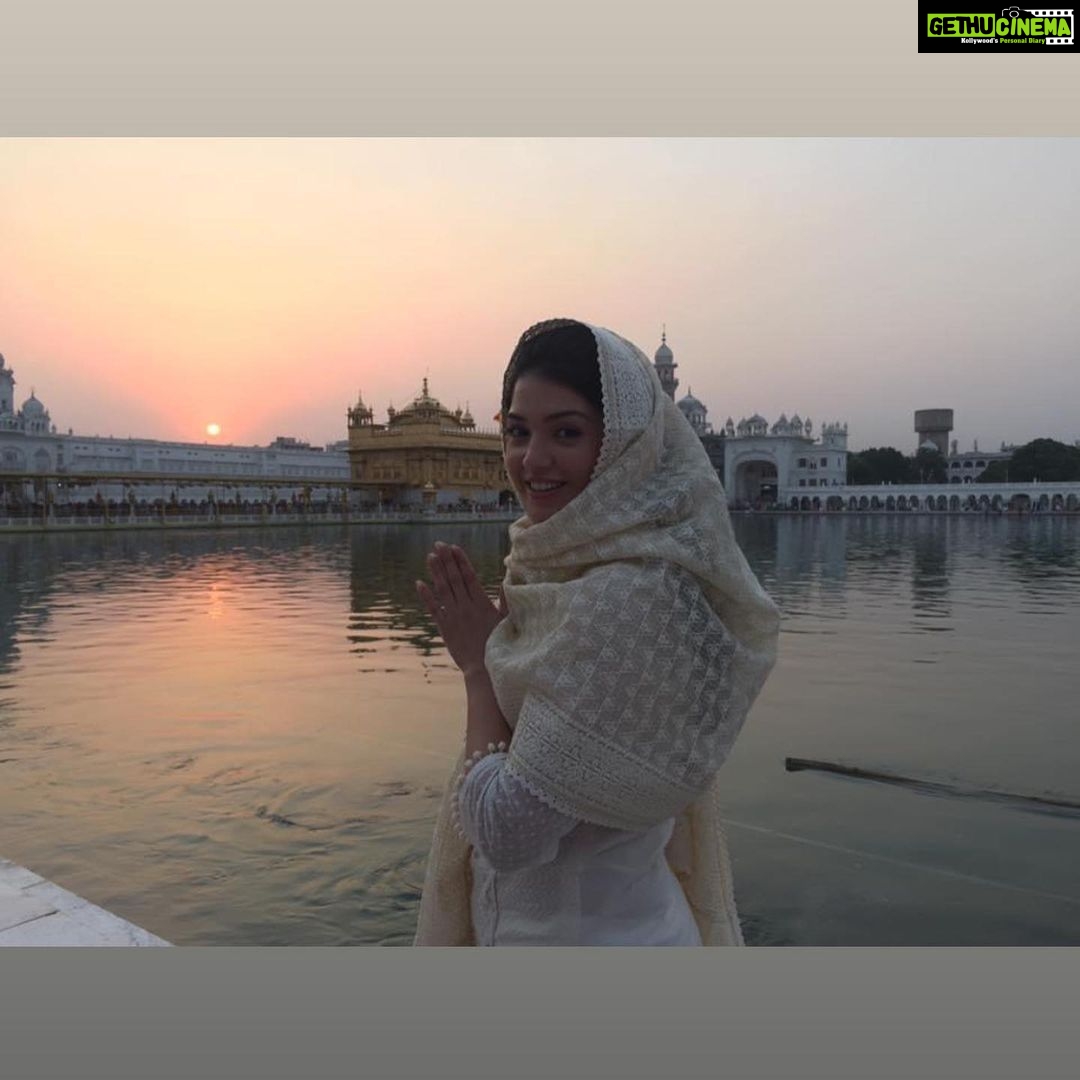 Mehreen Pizada Instagram - ੴ ਤਾਤੀ ਵਾਉ ਨ ਲਗਈ ਪਾਰਬ੍ਰਹਮ ਸਰਣਾਈ ॥ ताती वाउ न लगई पारब्रहम सरणाई ॥ ਚਉਗਿਰਦ ਹਮਾਰੈ ਰਾਮ ਕਾਰ ਦੁਖੁ ਲਗੈ ਨ ਭਾਈ ॥੧॥ चउगिरद हमारै राम कार दुखु लगै न भाई ॥१॥ “The hot wind does not even touch one who is under the Protection of the Supreme Lord God. On all four sides I am surrounded by the Lord's Circle of Protection; pain does not afflict me, O Siblings of Destiny.” My Faith defines me as a person and I’m proud to be a Sikh. My belief in god gives me strength and protection from harm. Satnam Waheguru 🙏