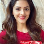 Mehreen Pizada Instagram - It’s been three months since I started using Colgate Visible White and it has become an integral part of my morning and evening pamper sessions! My teeth got one shade whiter in only one week of using it. But after using it regularly, my dazzling white smile got more prominent! I have my dazzling white smile even after 2 months! What a beauty move, right? Add it to your daily beauty routine and continue to dazzle the world with your smile! #DazzleWhiteDazzleRight with #ColgateVisibleWhite @colgatein #Ad