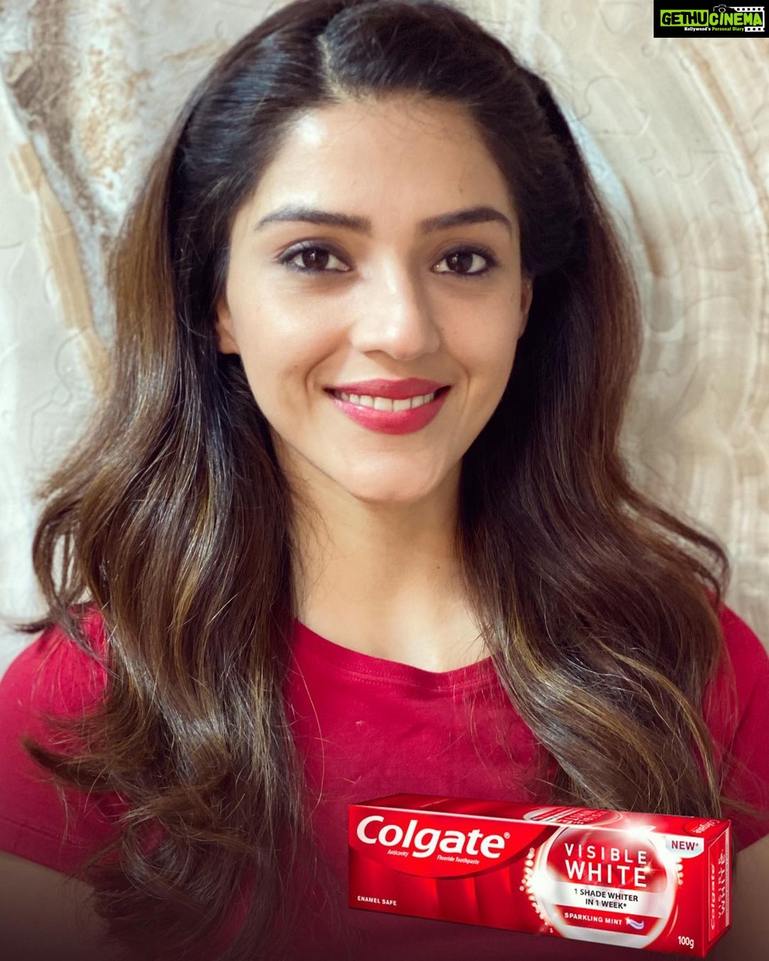Mehreen Pizada Instagram - It’s been three months since I started using Colgate Visible White and it has become an integral part of my morning and evening pamper sessions! My teeth got one shade whiter in only one week of using it. But after using it regularly, my dazzling white smile got more prominent! I have my dazzling white smile even after 2 months! What a beauty move, right? Add it to your daily beauty routine and continue to dazzle the world with your smile! #DazzleWhiteDazzleRight with #ColgateVisibleWhite @colgatein #Ad