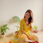 Mehreen Pizada Instagram - ख़ुशी 💗