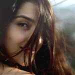 Mehreen Pizada Instagram - Let the tune of #ZaraThehro play on your heartstrings 💕 Song out tomorrow @tseries.official #tseries @bhushankumar @armaanmalik @tulsikumar15 @amaal_mallik @therashmivirag #TriggerHappyVR @daboomalik @the.gsd