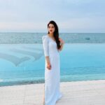 Mehreen Pizada Instagram - Endless blue… Burj Al Arab