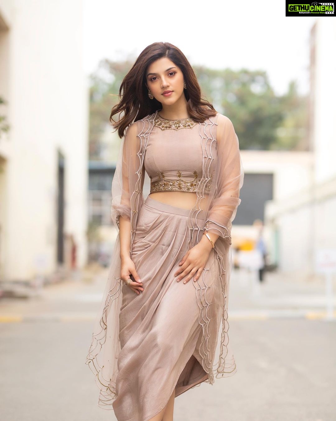 Mehreen Pizada Instagram - #enthamanchivaadavuraa Promotions 🤩 Outfit: @labeljadebyashima x @new_sense_branding Makeup: @zebahassan Pic: @chinthuu_klicks Styled by @officialanahita