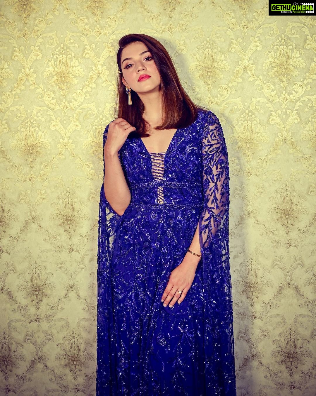 Mehreen Pizada Instagram - “ As a girl, you’re supposed to love Sleeping Beauty. I mean, who wants to love sleeping beauty when you can be Aladdin? “ #word