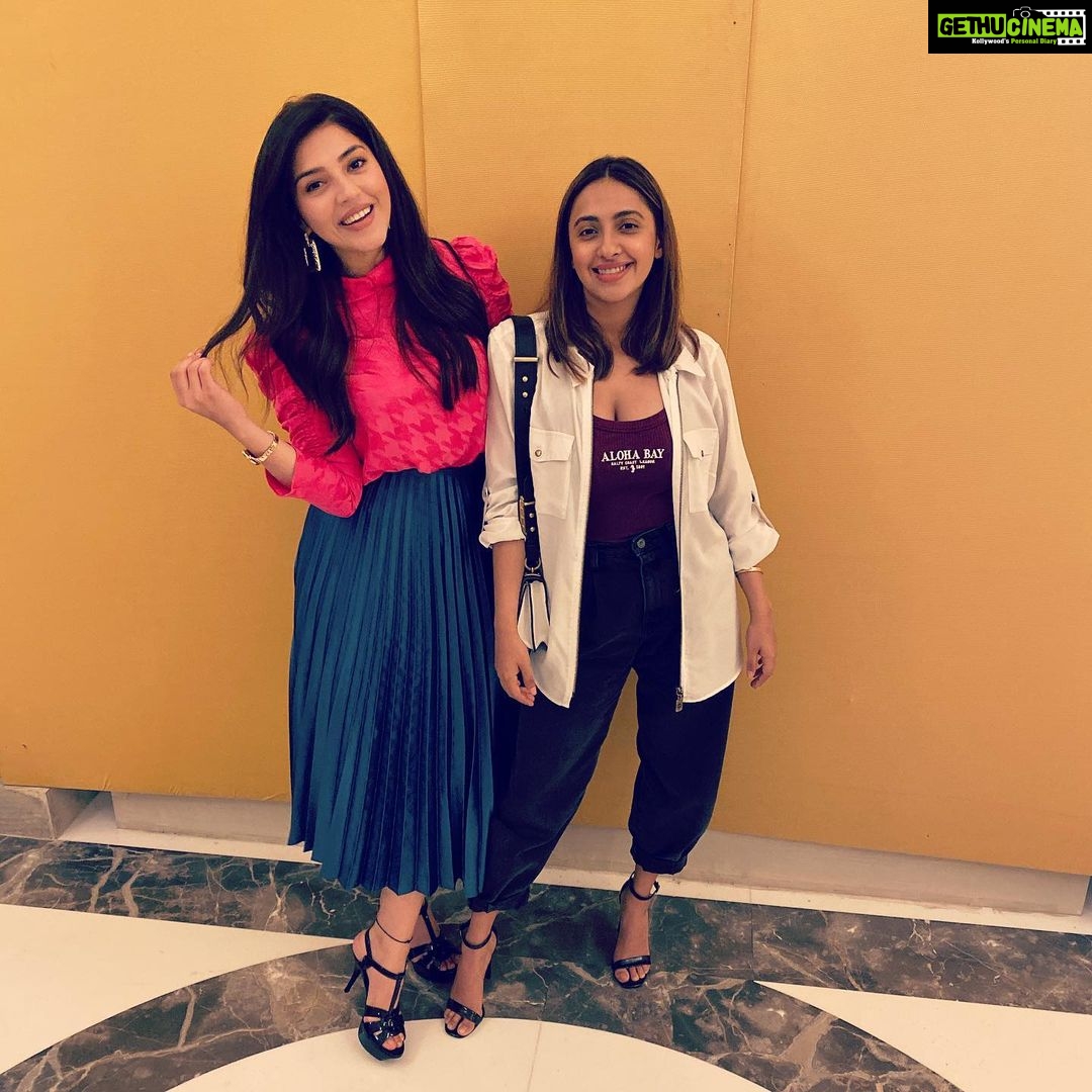 Mehreen Pizada Instagram - 9 years after 💕 Thanks @gurfatehpirzada 😜 ITC Grand Maratha
