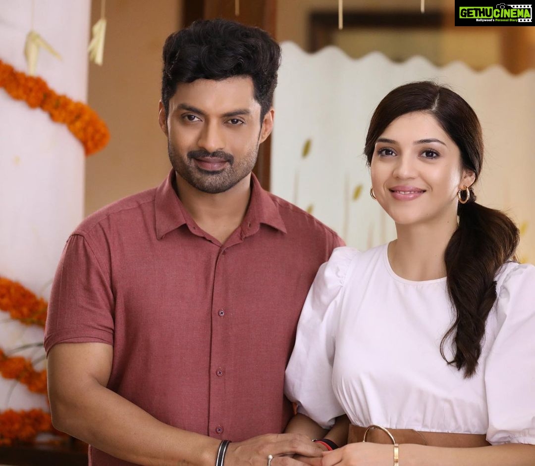 Mehreen Pizada Instagram - See you all in Theatres on Jan 15th 2020 🤩 #EnthaManchivaadavuraa