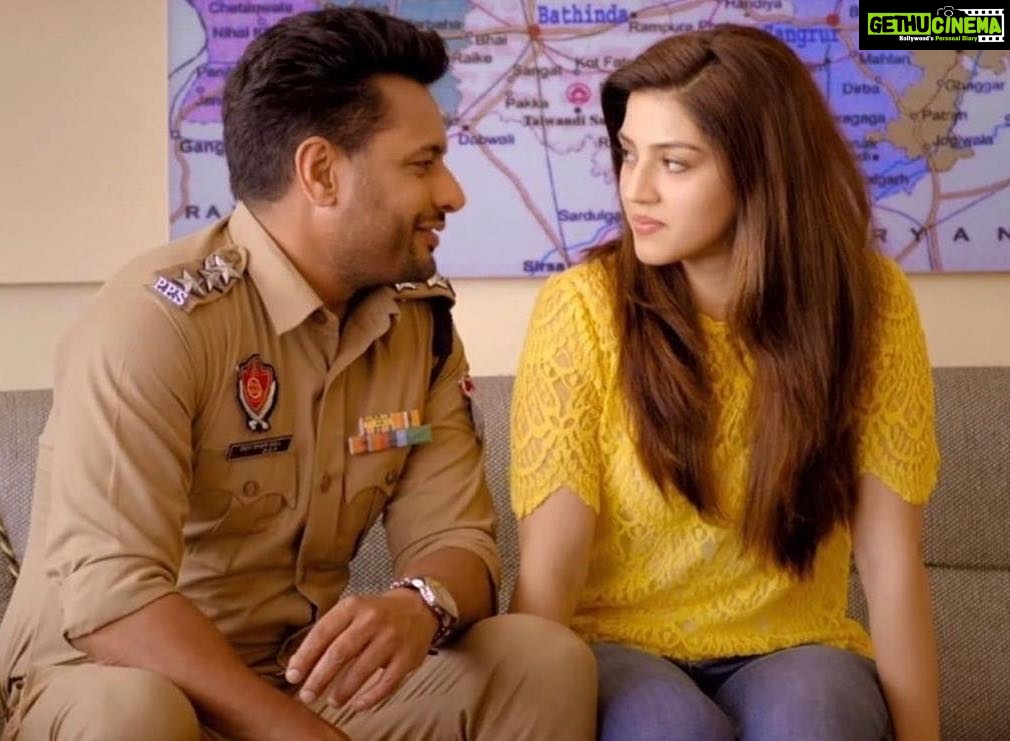 Mehreen Pizada Instagram - iPhone di pairing iPhone naal hi hundi hai 😎😛 main jaldi aa rahi haan @dev_kharoud laughing partner 🥳 #DSPDev #july5th #Punjabi #Debut