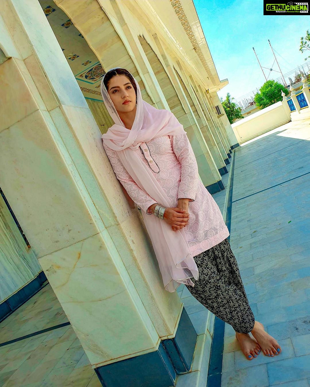 Mehreen Pizada Instagram Suit aa Punjabi Jatti paayi firdi