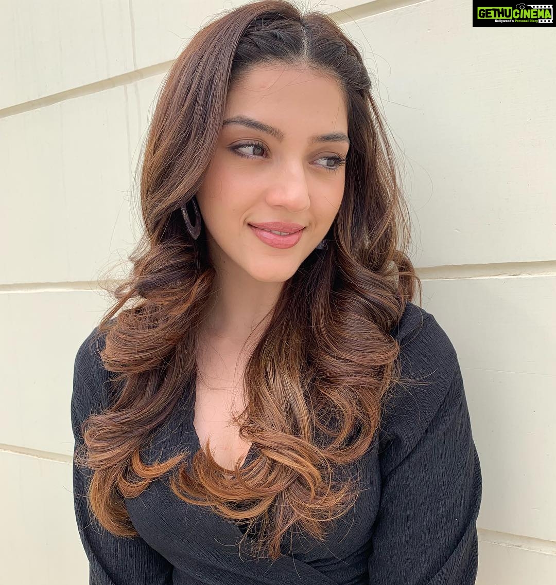 Mehreen Pizada Instagram - “Remind yourself that it’s okay not to be Perfect.” #loveyourself
