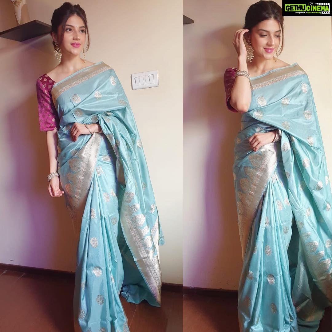 Mehreen Pizada Instagram - Saree: @sailesh_singhania Accessories: @accessoriesbyanandita Styled by @officialanahita