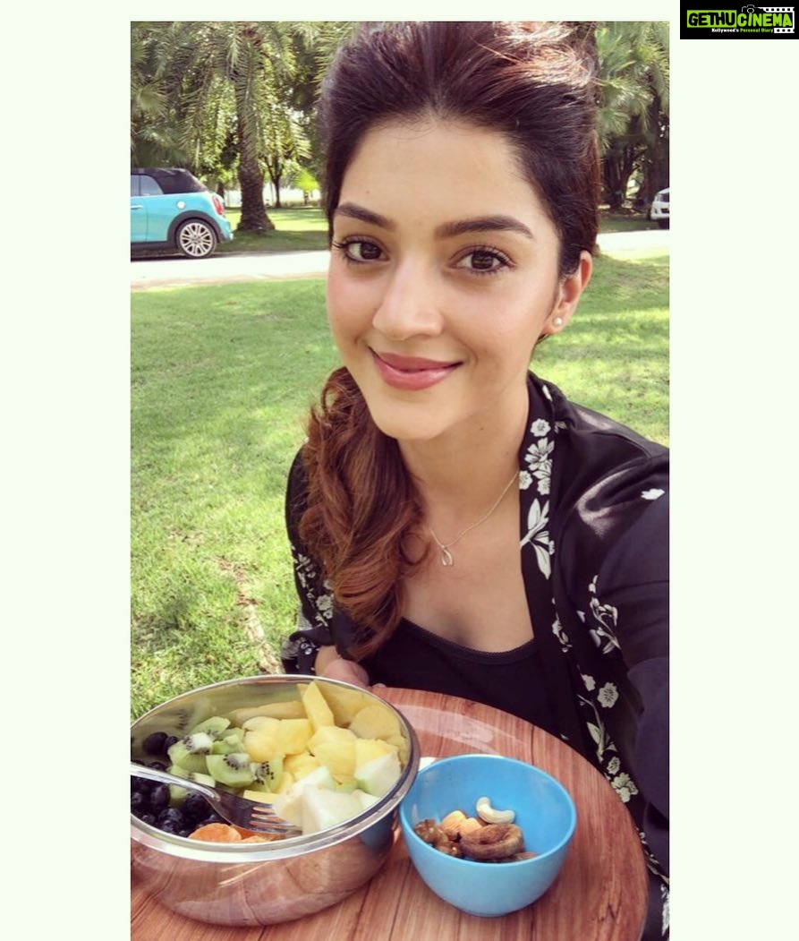 Mehreen Pizada Instagram - My Nutritionist @rashichowdhary tweaks my meals when I’m traveling. sometimes it’s so hard to get clean food on set! So today’s breakfast is A bowl of locally available fruits, some nuts and coconut water with the yummy Malai 😍 #eatfat #fitgirlseatfat #getlean #nutritionistmumbai #nutritionistdubai