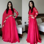 Mehreen Pizada Instagram - Cell Point Store Launch in Ananthapur 😍