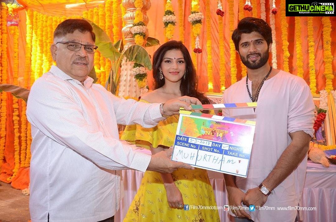 Mehreen Pizada Instagram - New Journey Begins 😇🙏 need your blessings and good wishes 💞 #VijayDevarkonda #AnandShankar #StudioGreen