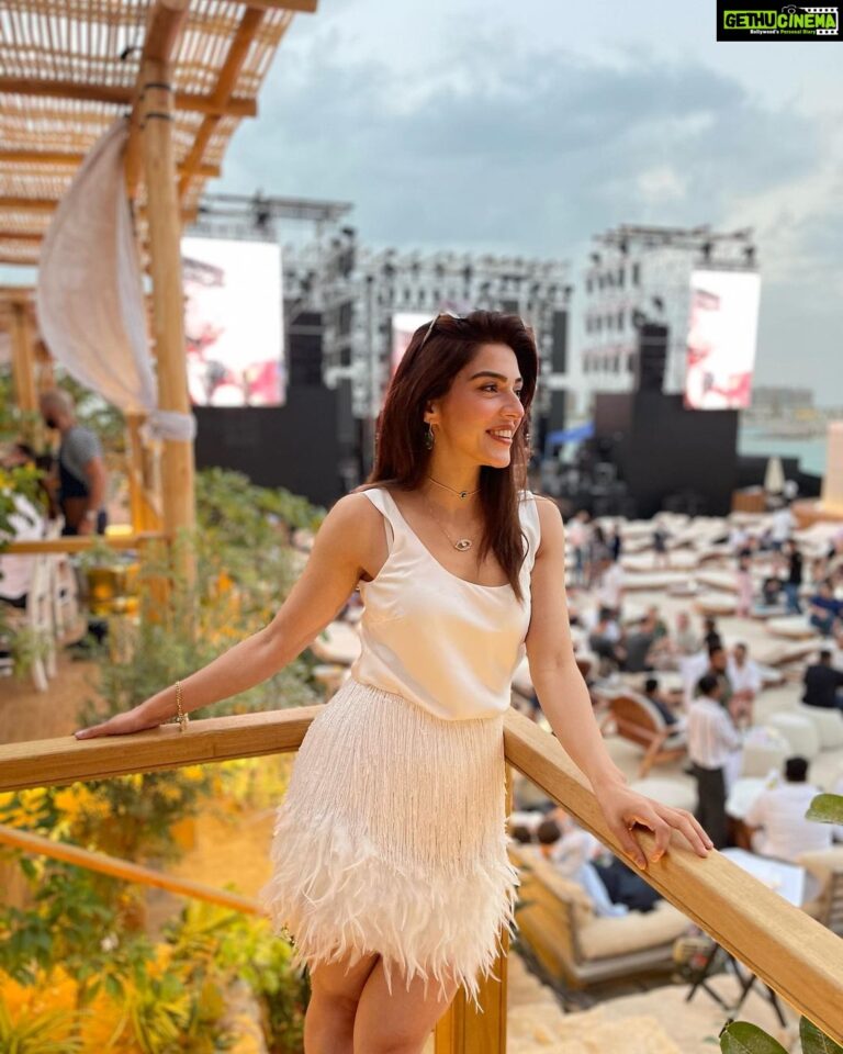 Mehrene Kaur Pirzada Instagram - Never lose your sense of wonder 🙇🏻‍♀️ Nammos Dubai