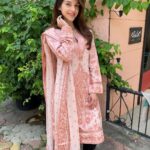 Mehrene Kaur Pirzada Instagram - Fresh as a daisy 🥰