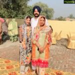 Mehrene Kaur Pirzada Instagram - Sukhmani Sahib Paath and Langar on Pir Gurkirpal Singh’s (my Grandfather) barsi 🙏 #Pirkot #village #Pirzada ਪੀਰਕੋਟ-Bathinda