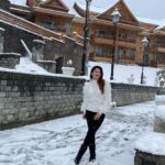 Mehrene Kaur Pirzada Instagram - White Birthday 🥰🥳 . . . #blessed #snowfall #birthdaygirl The Khyber Himalayan Resort & Spa