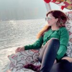 Mehrene Kaur Pirzada Instagram - शिकारा 🛶 #kashmir #throwback