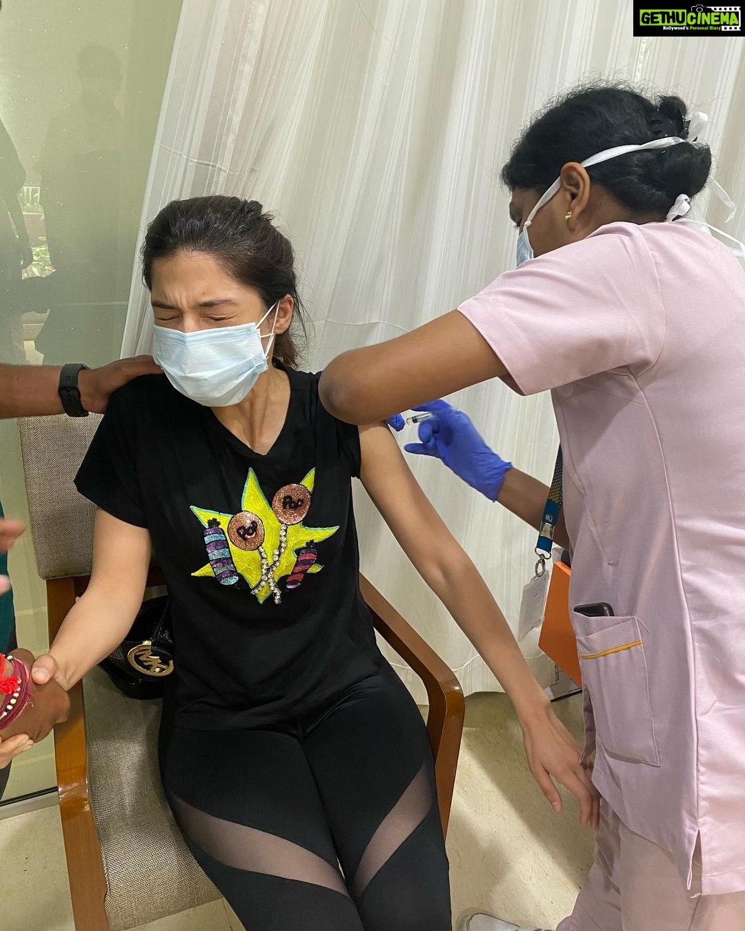 Mehrene Kaur Pirzada Instagram - My staff and myself have taken our first vaccination shot today. As a person who was afflicted with Covid19 and recovered, I implore everyone to do their National duty and get vaccinated. It doesn’t hurt that much but I’m a softy at heart and I have a phobia of injections since I was a child, thus the expression. PS: that’s @ksivakumarsiva holding my hand 😂 #vaccinationdone✔️ #covid_19 #covidvacccine Apollo Hospital Jubilee Hills Hyderabad