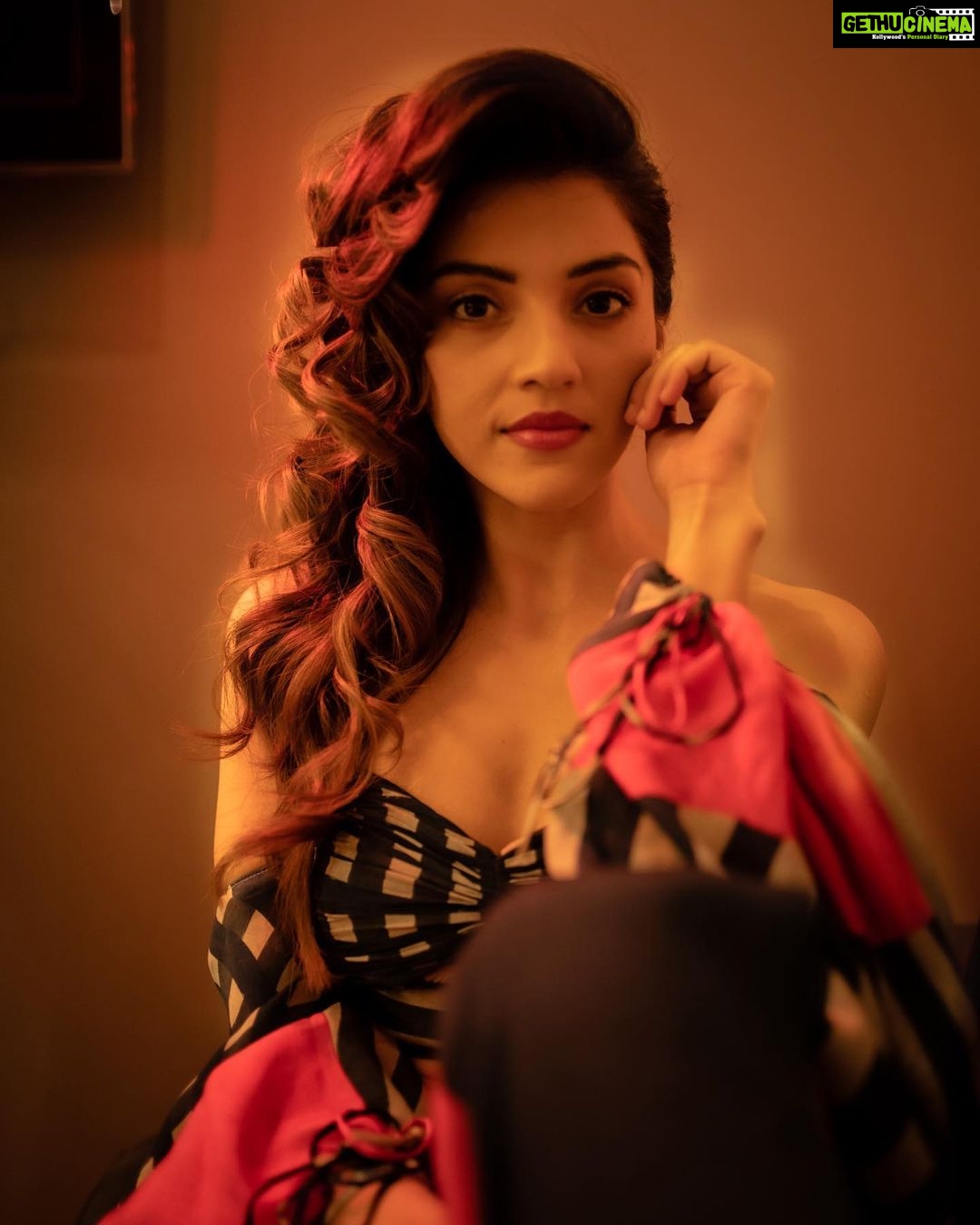 Mehrene Kaur Pirzada Instagram - 💖