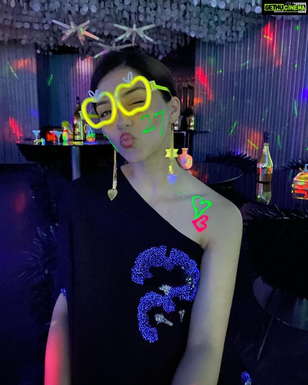 Mehrene Kaur Pirzada Instagram - Still in #birthday feels 🥰