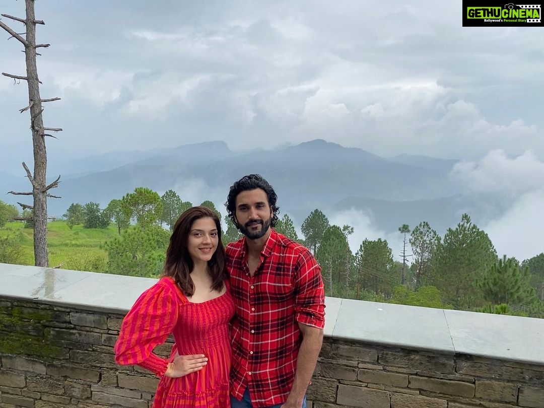 Mehrene Kaur Pirzada Instagram - Siblings bonding : Treasures of life💕 #throwback #hills #nature #beautifuldestinations @the.kumaon The Kumaon