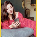 Mehrene Kaur Pirzada Instagram - "Did you guys see what happened?!??? Total disaster! 😩 I was so excited for my first virtual Bumble date & pura paaani phir gaya. Make sure you watch this & don’t do the same. It’s been so fun, social distancing hasn’t been too hard thanks to @bumble_india I want to know more about your virtual date experiences, have you had fun, found someone? Tell me more in the comments below! #StayFarGetClose #BumblePartner"