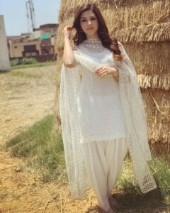 Mehrene Kaur Pirzada Instagram - Grace never goes out of style ✨