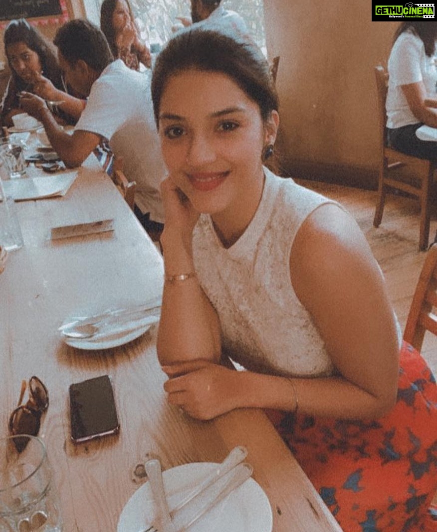 Mehrene Kaur Pirzada Instagram - Dining out days 💕 #throwback