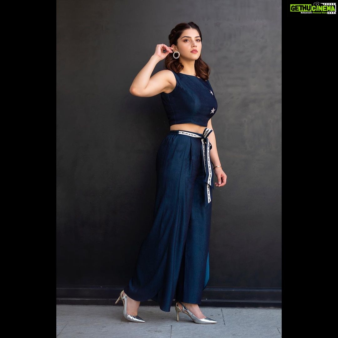 Mehrene Kaur Pirzada Instagram - ✨✨✨ Outfit @scribbologythelabel Styling @officialanahita Photography @chinthuu_klicks