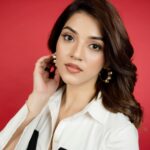 Mehrene Kaur Pirzada Instagram - Hey You !
