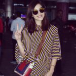 Mehrene Kaur Pirzada Instagram – New look 🥰😍 Thank you 💇‍♀️ @whynot_byzeeba for never listening to me and doing the right thing 🤣 #longhairgoneshort #shorthairdontcare💇 📸 @artistrybuzz #airportdiaries #paparazzis