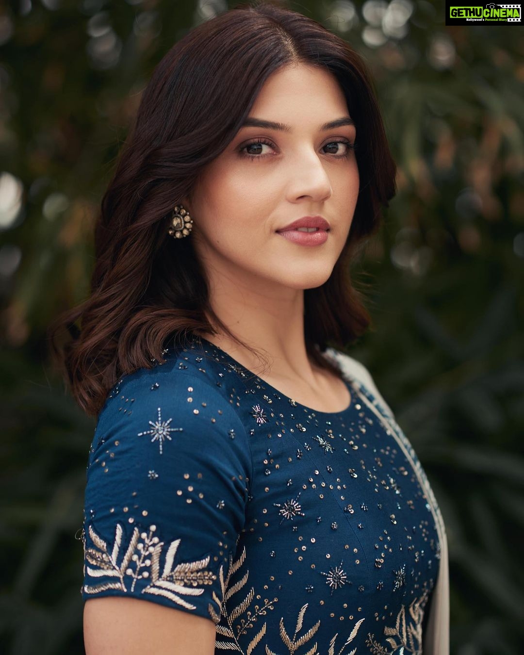 Mehrene Kaur Pirzada Instagram -