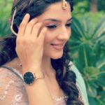 Mehrene Kaur Pirzada Instagram – Do you also prefer bigger dial watches? I love them! Check out the 36 mm mesh watch from @danielwellington. Also, you can use my code DWMEHREEN and get an additional 15% off on the website or DW stores. 
#danielwellington #dwindia