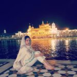 Mehrene Kaur Pirzada Instagram - Satnam Waheguru 😇 #blessed Sri Harmandir Sahib, Sri Amritsar - www.sgpc.net
