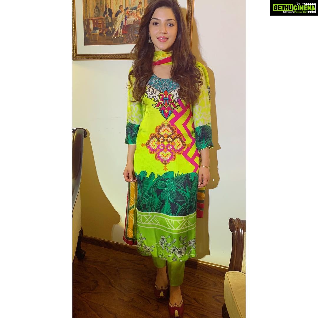 Mehrene Kaur Pirzada Instagram - 💥💥💥
