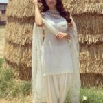 Mehrene Kaur Pirzada Instagram - Chitta Suit😍🥰 Punjab (region)