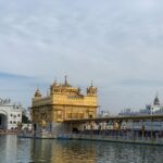Mehrene Kaur Pirzada Instagram - “Aam Hovan yaan Khaas hovan e kade na chahaan main. Mul mehnat da pae jaave e karaan duyavaan main. Bas enna baksh de hunar daateya... Shukar Dateya Tera Shukar Dateya 😇🙏🙏🙏 #sriharmandirsahib #bliss