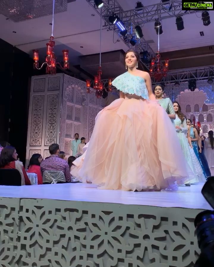 Mehrene Kaur Pirzada Instagram - Coz Honey is always the BEST 🥰😝
