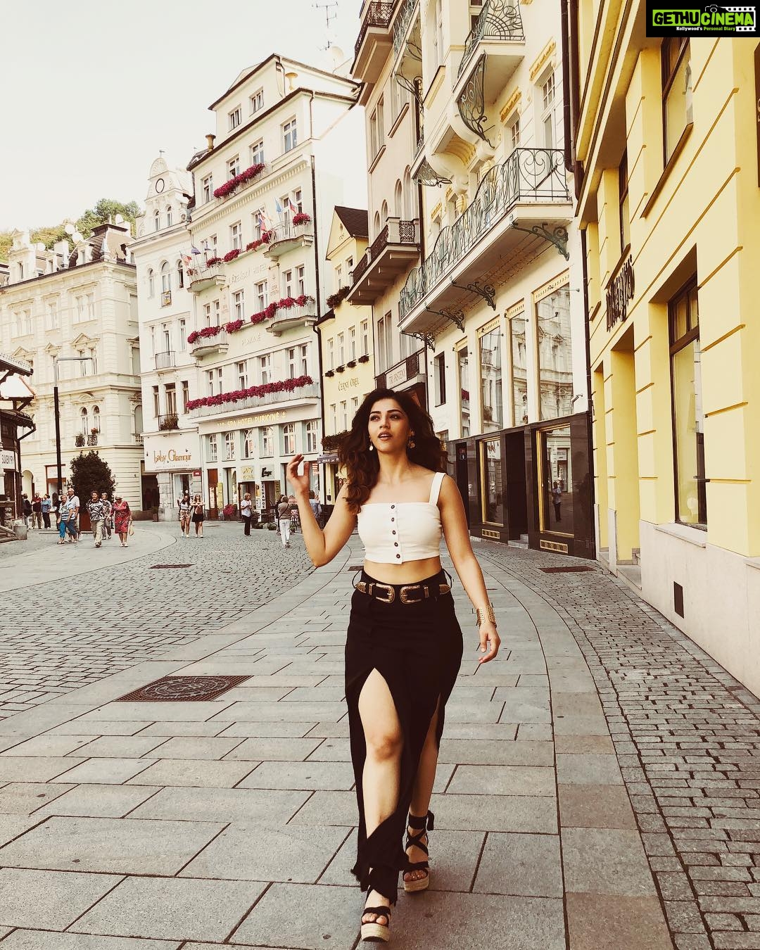 Mehrene Kaur Pirzada Instagram - #throwback #praguediaries