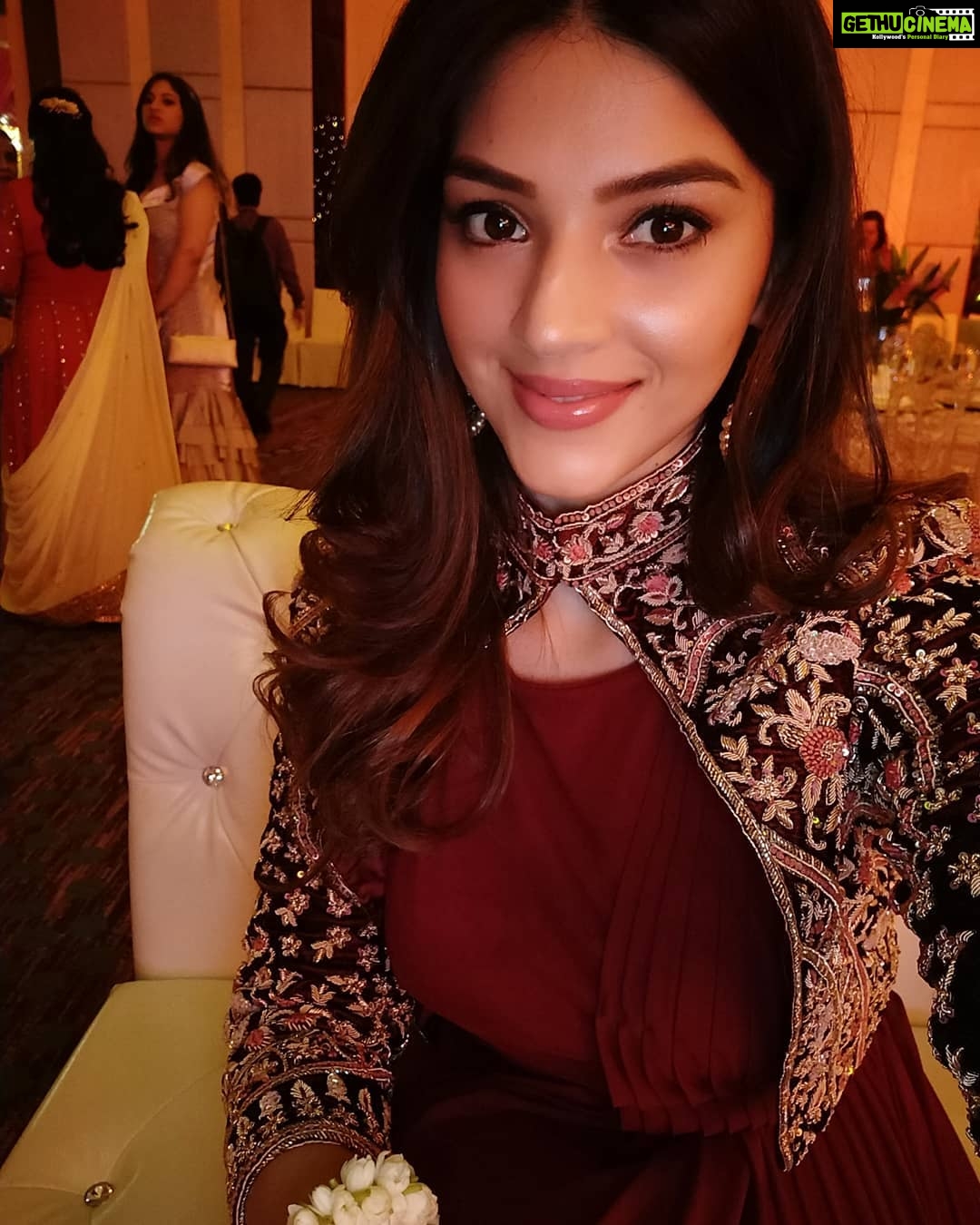 Mehrene Kaur Pirzada Instagram - 🥰🥰🥰