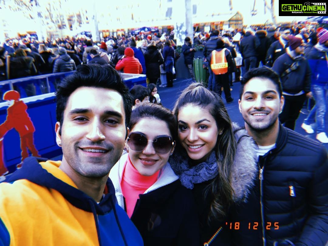 Mehrene Kaur Pirzada Instagram - #NYC #family 💞💞💞